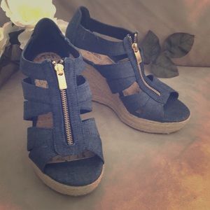 Merona wedge heals